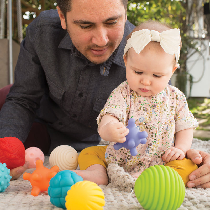 Infantino Textured Multi Ball Set 10Pk l Bulk Buy at Baby Products Wholesaler